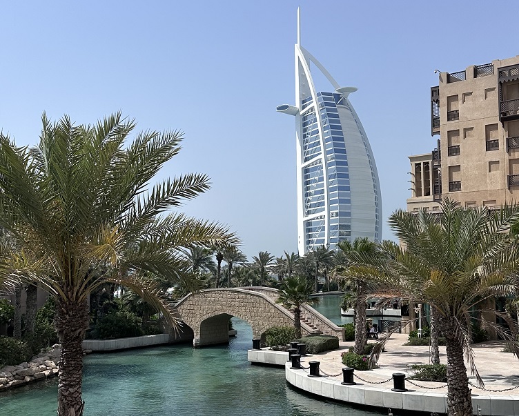 Burj al Arab vom Souk Madinat aus fotografiert