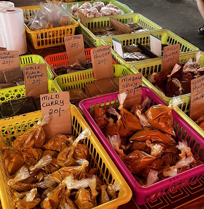 Curry auf dem Sir Selwyn Selwyn-Clarke Market auf den Seychellen