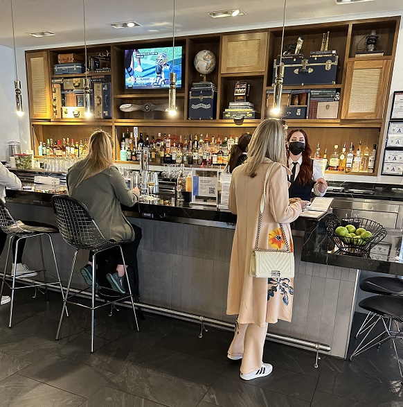 American Express Centurion Lounge am Harry Reid International Airport in Las Vegas: die Bar