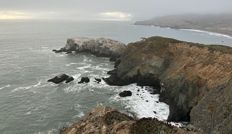 die andere Seite der Golden Gate Bridge: Klippen in der Nähe des Point Bonita Lighthouse