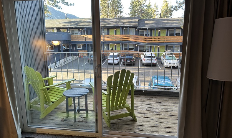 Basecamp Tahoe South: unser Balkon. Lohnt sich ein Aufenthalt? So hat es uns gefallen.