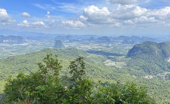 Ausblick vom Khao Ngon Nak Viewpoint auf dem Dragon Crest Mountain