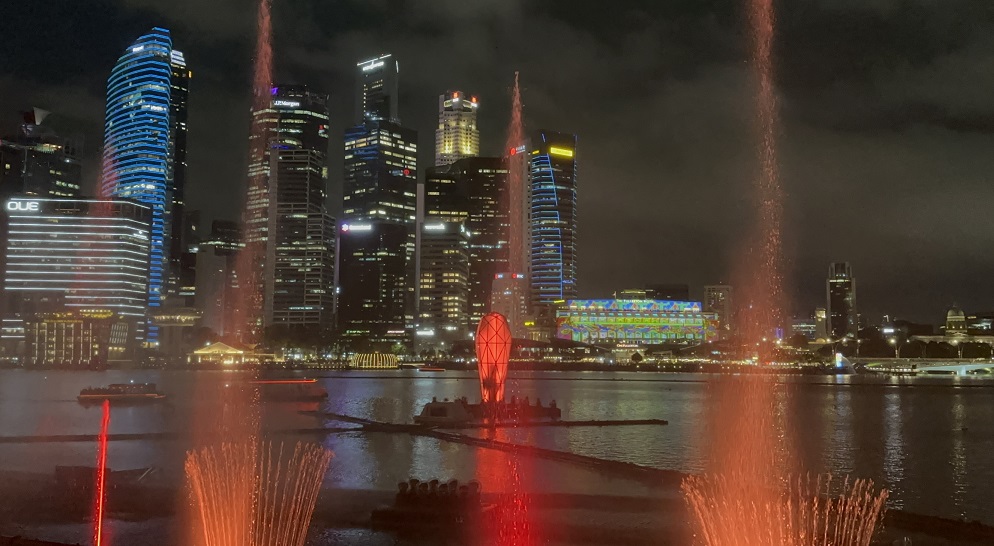 Die Spectra Light & Water Show des Marina Baysands Hotels in Singapur