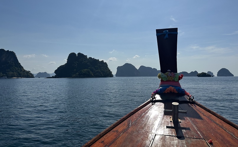 Mit dem privaten Longtailboot auf Hong Island und den umliegenden Inseln